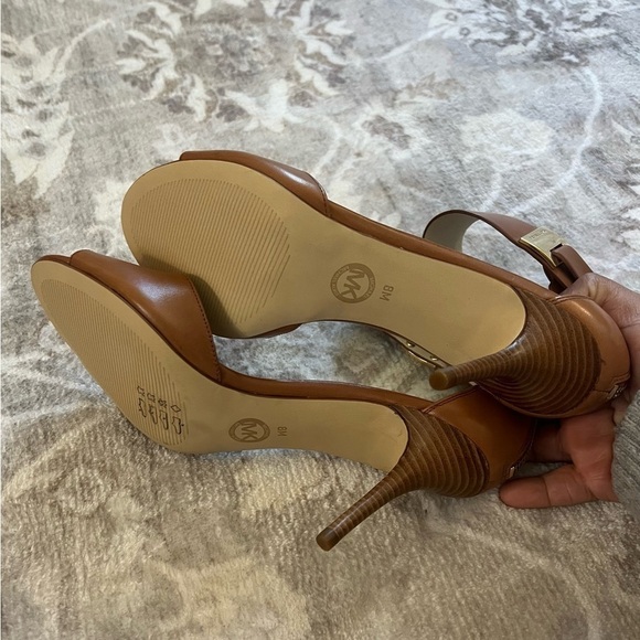 MICHAEL Michael Kors Tan Leather Ankle Strap Heels size 8 - Picture 2 of 8